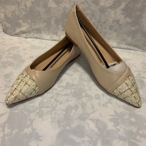 Pointy-toe Flats